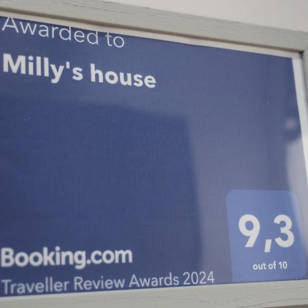 Milly'S House Apartment Наполи Екстериор снимка