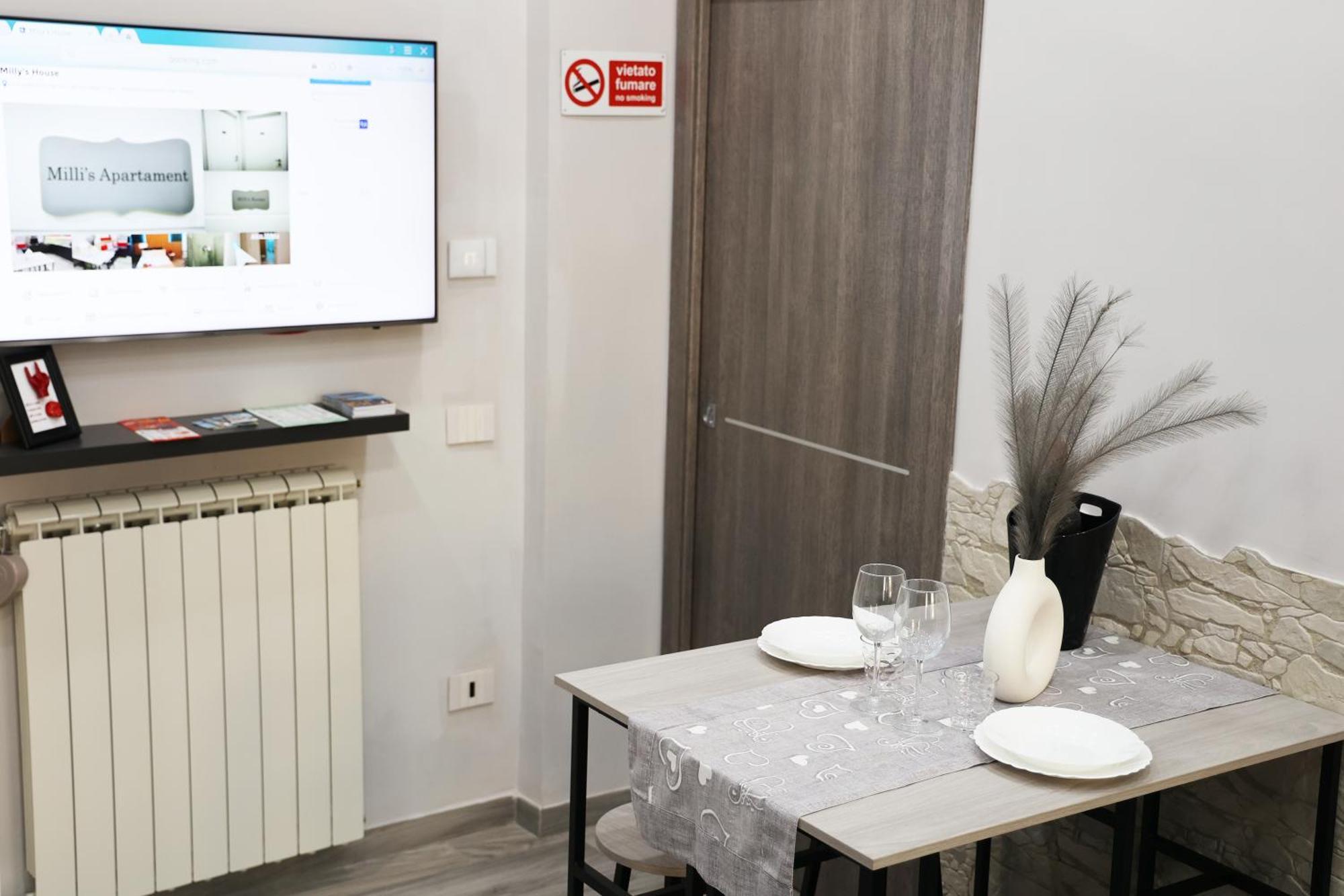 Milly'S House Apartment Наполи Екстериор снимка