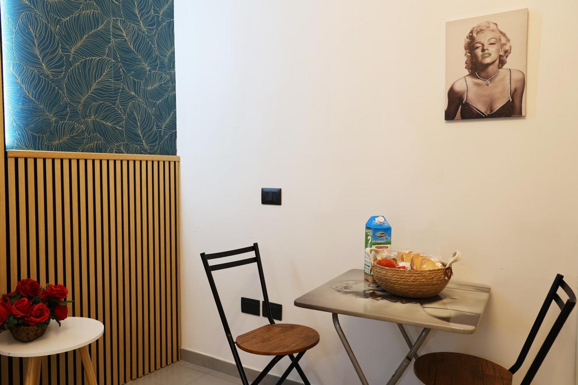 Milly'S House Apartment Наполи Екстериор снимка