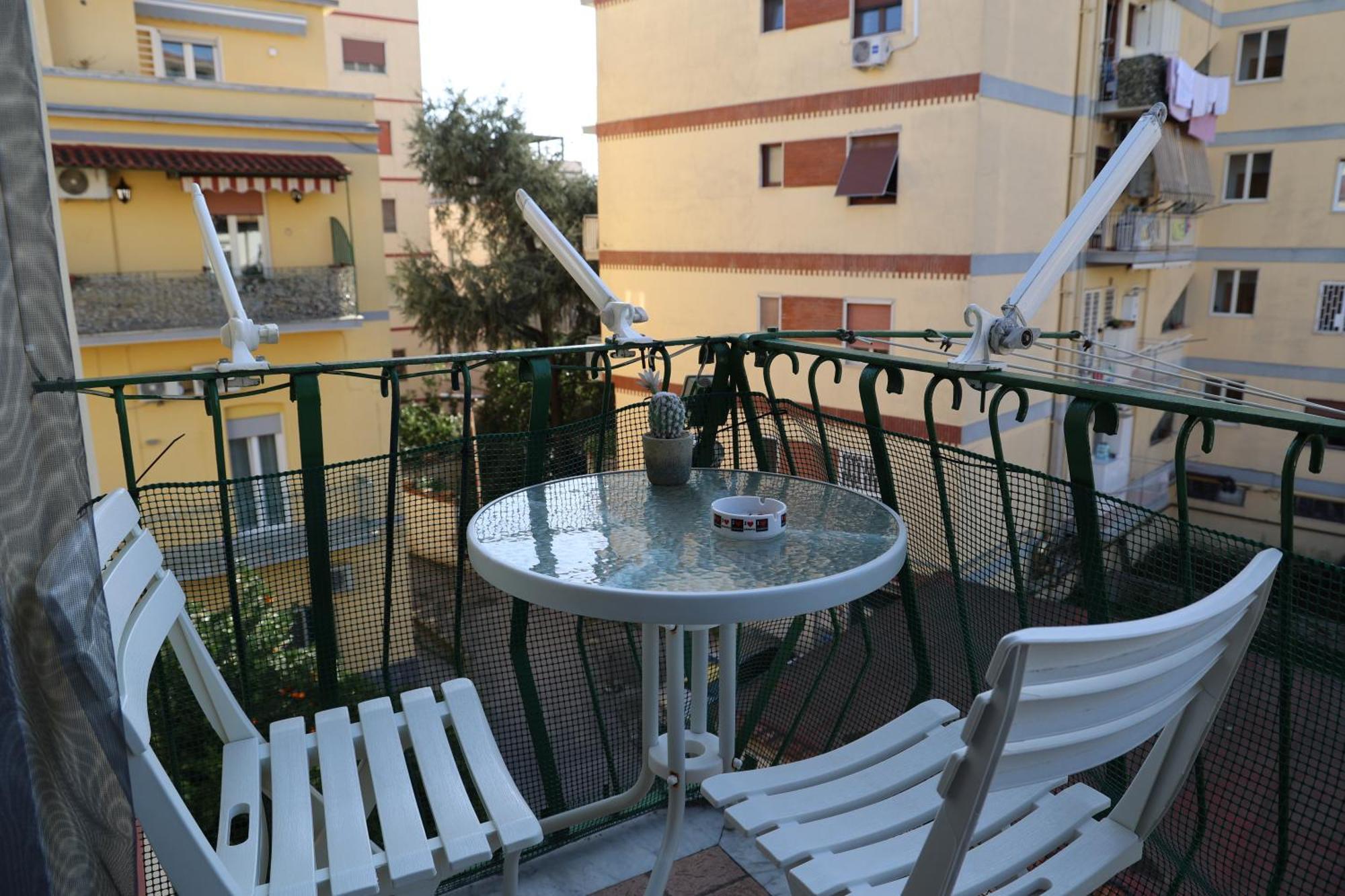Milly'S House Apartment Наполи Екстериор снимка