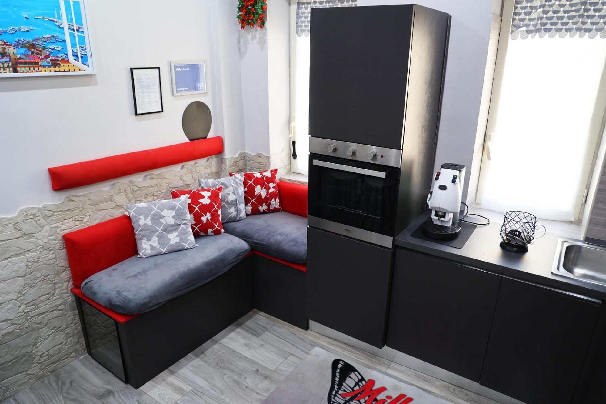 Milly'S House Apartment Наполи Екстериор снимка